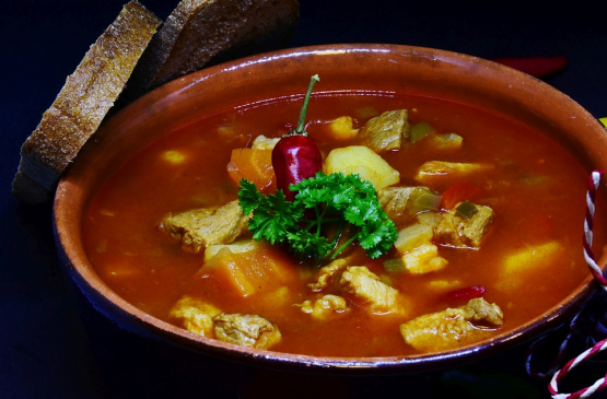 Deftige Gulaschsuppe